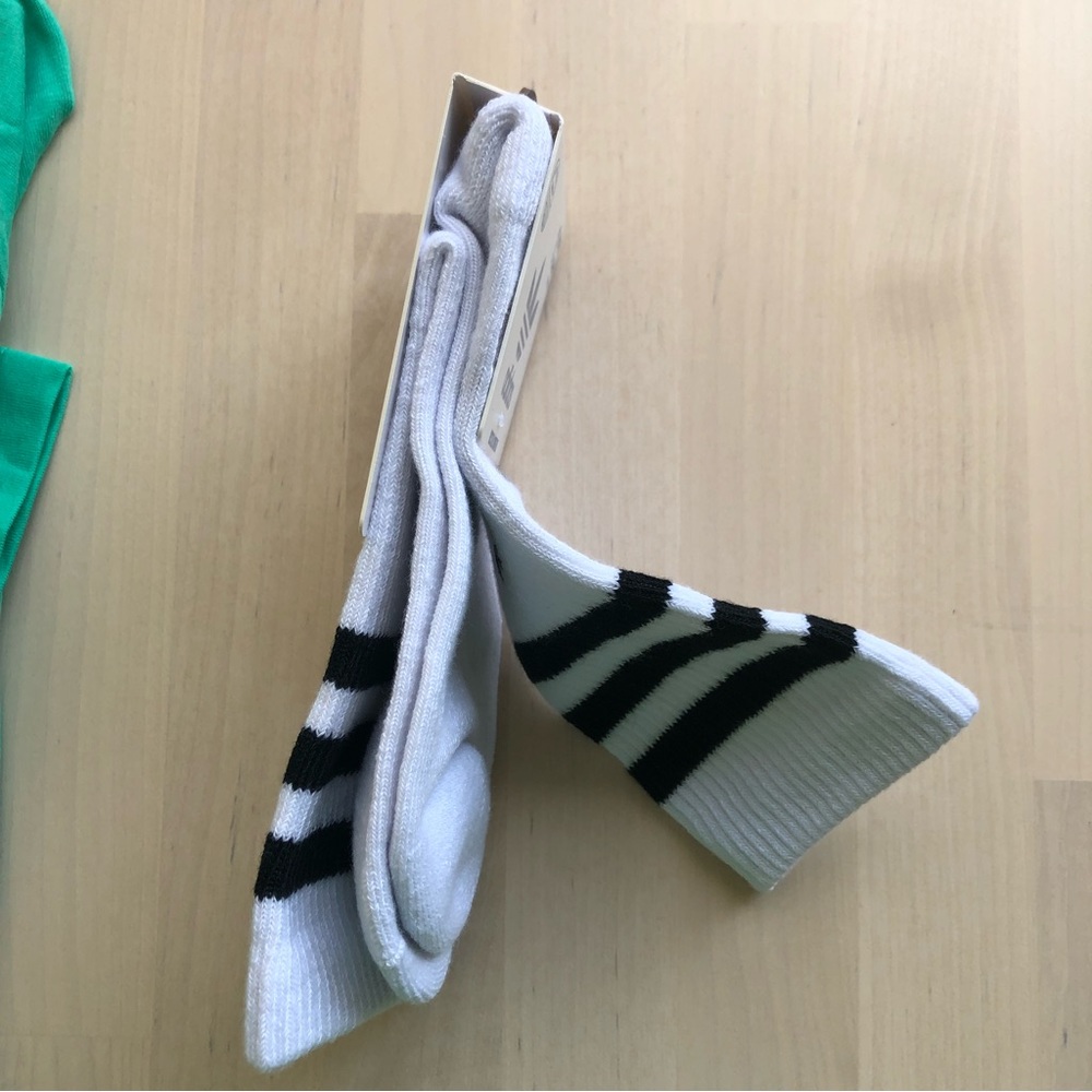 Adidas International Sports Club Tee Shirt and Socks Bundle - Picture 13 of 13